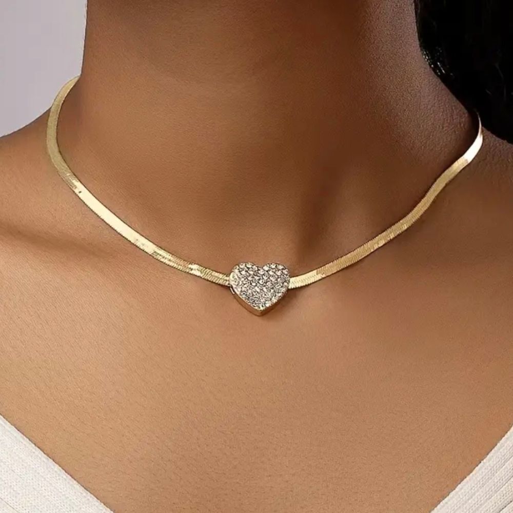 Heart Diamond Inlaid Snake Chain Necklace